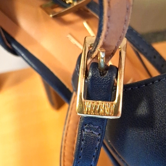 VIZZANO Womens High Heel Half Paw Sandal. Navy. Size 10. Execllent Cond!! - Picture 11 of 15